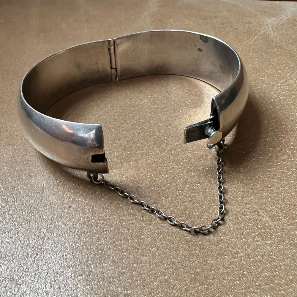 Vintage Sterling Silver cuff bangle bracelet Mexico modernist brutalist w chain - Picture 4 of 9